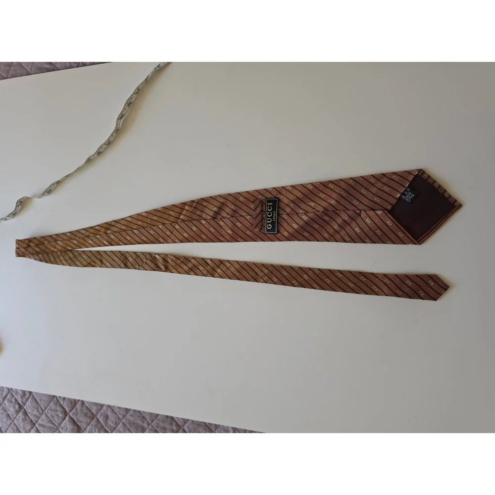 GUCCI 100% Silk Italy Preppy Old Money Maximalist Geometric‎ Striped Tan Tie